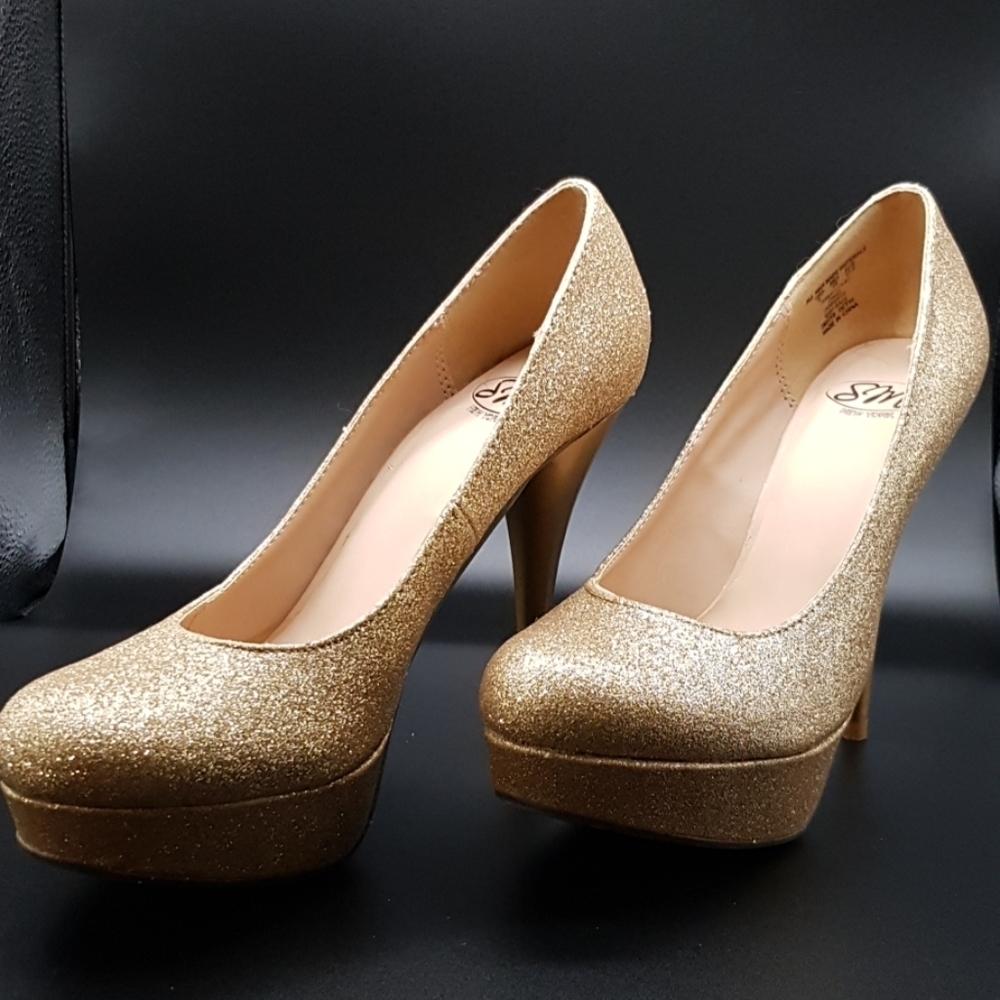 Gold glitter evening pumps, size 6